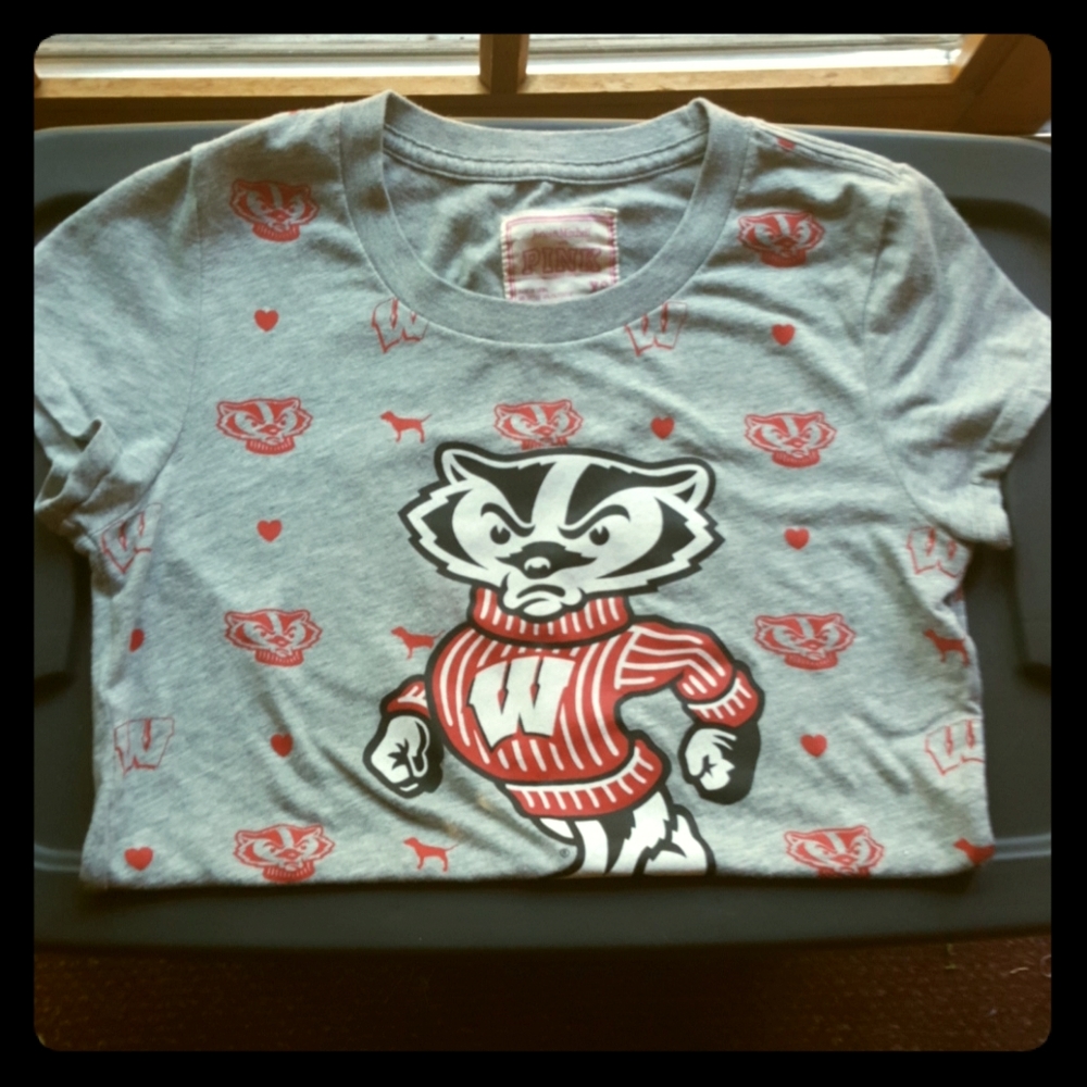 PINK Wisconsin badgers T-shirt